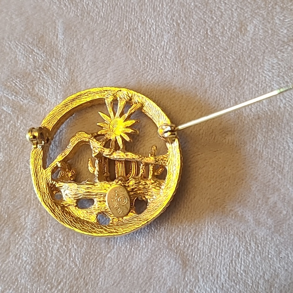 DIMENSIONAL DESERT PIN BY De NICOLA - Picture 3 of 4